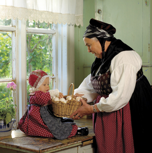<br> Kvinnebunad fra Orkla-dalsføret